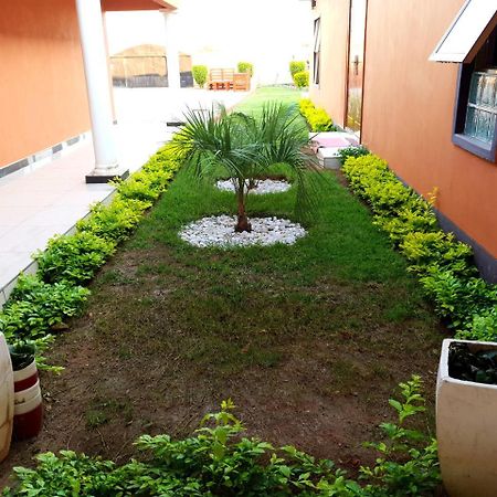 Mathlyn Guest House Francistown Eksteriør bilde