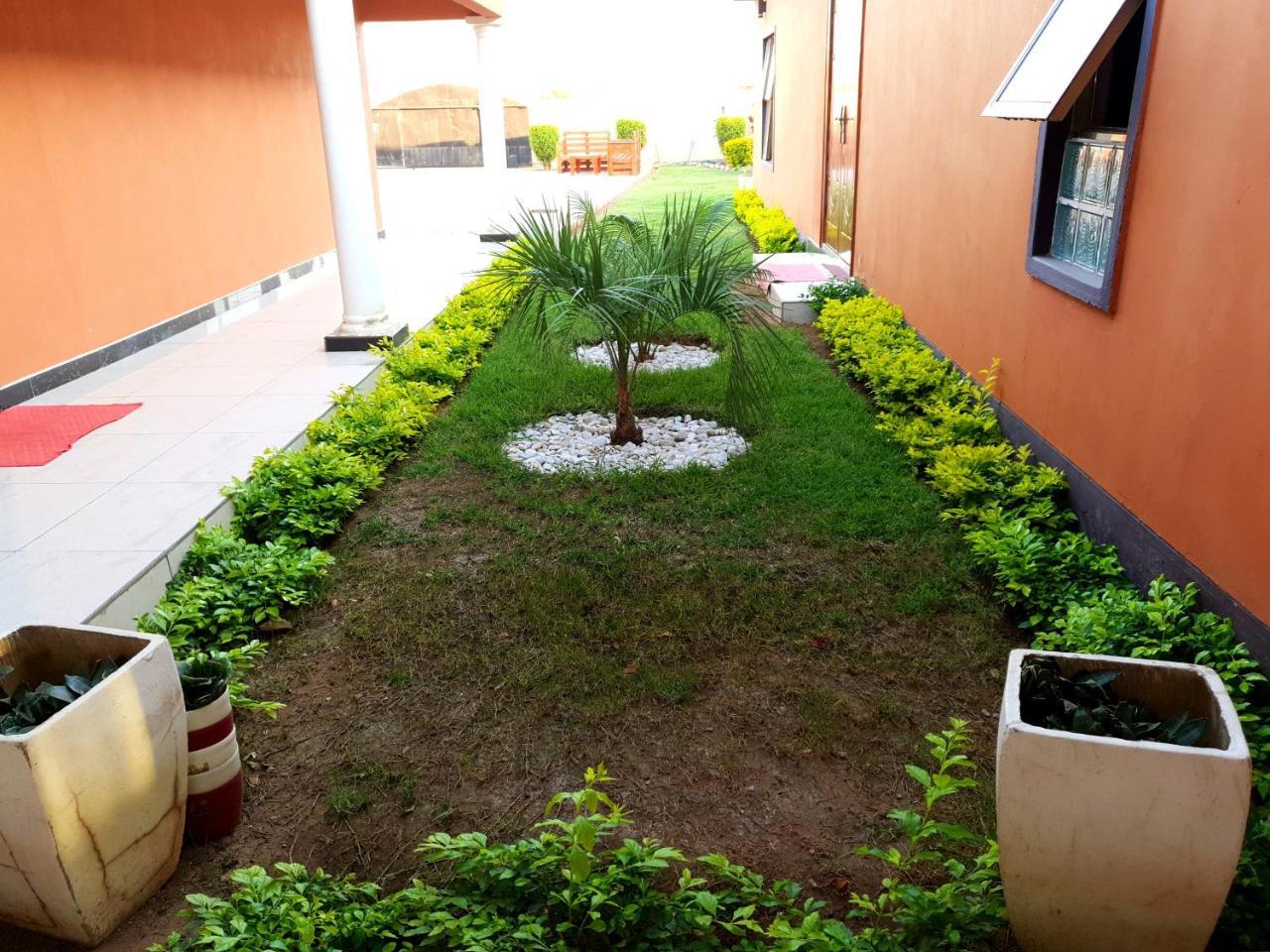 Mathlyn Guest House Francistown Eksteriør bilde