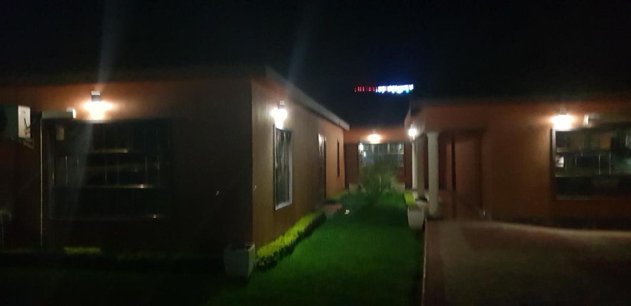Mathlyn Guest House Francistown Eksteriør bilde