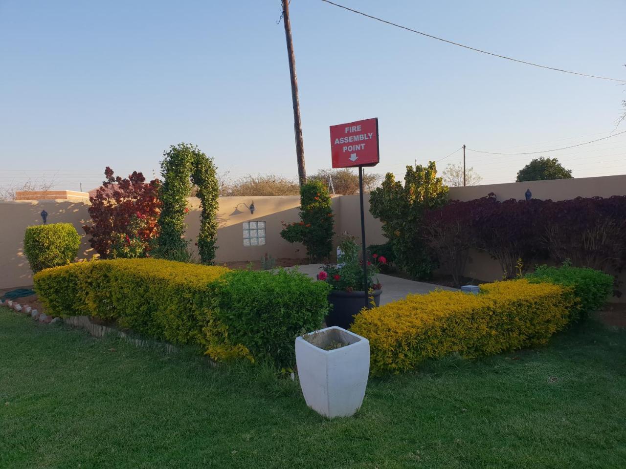 Mathlyn Guest House Francistown Eksteriør bilde